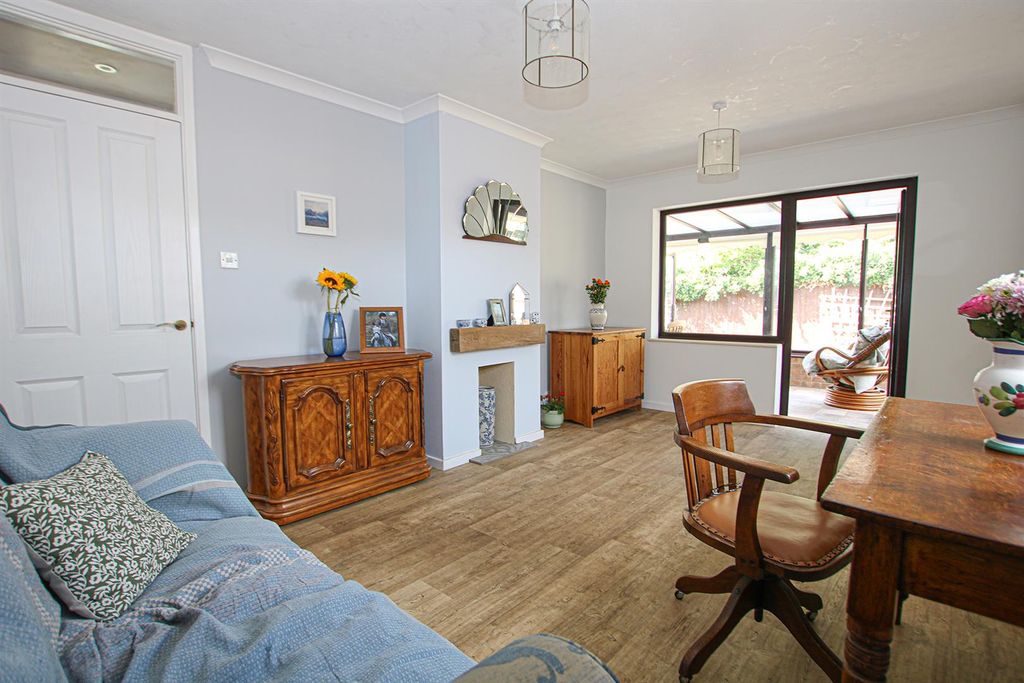 Property photo 2 of 16 Img_1102Lvg.Jpg