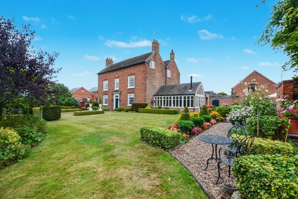 Property photo 1 of 54