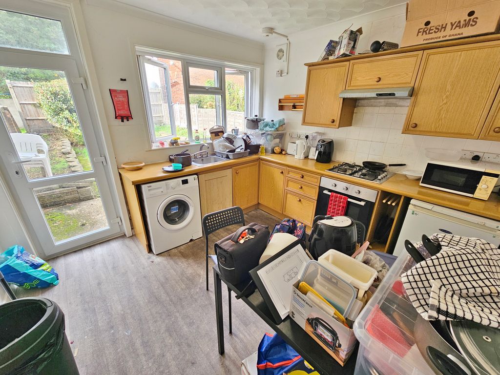 Property photo 3 of 6