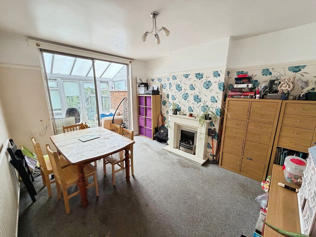 Property photo 3 of 17 Dining Room