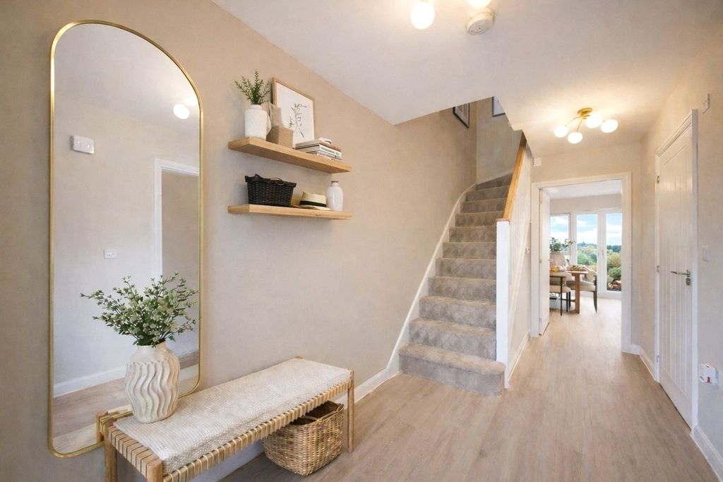 Property photo 2 of 14 Hallway