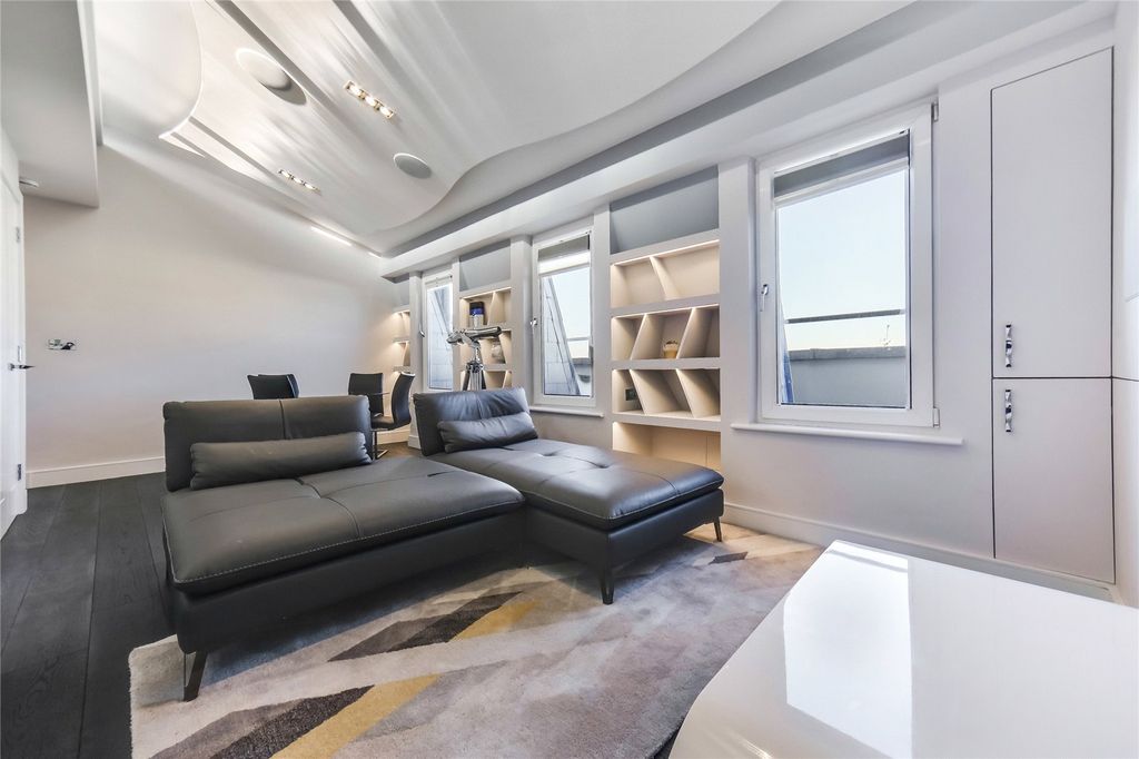 Property photo 1 of 10 Picture No. 05