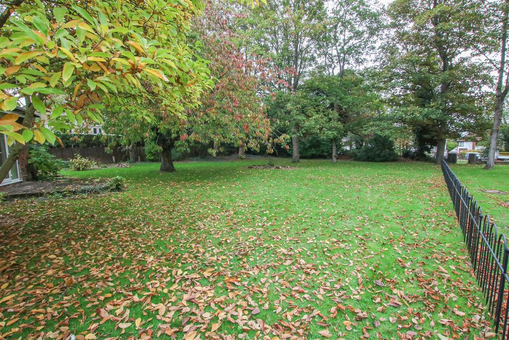 Property photo 3 of 21 Outside