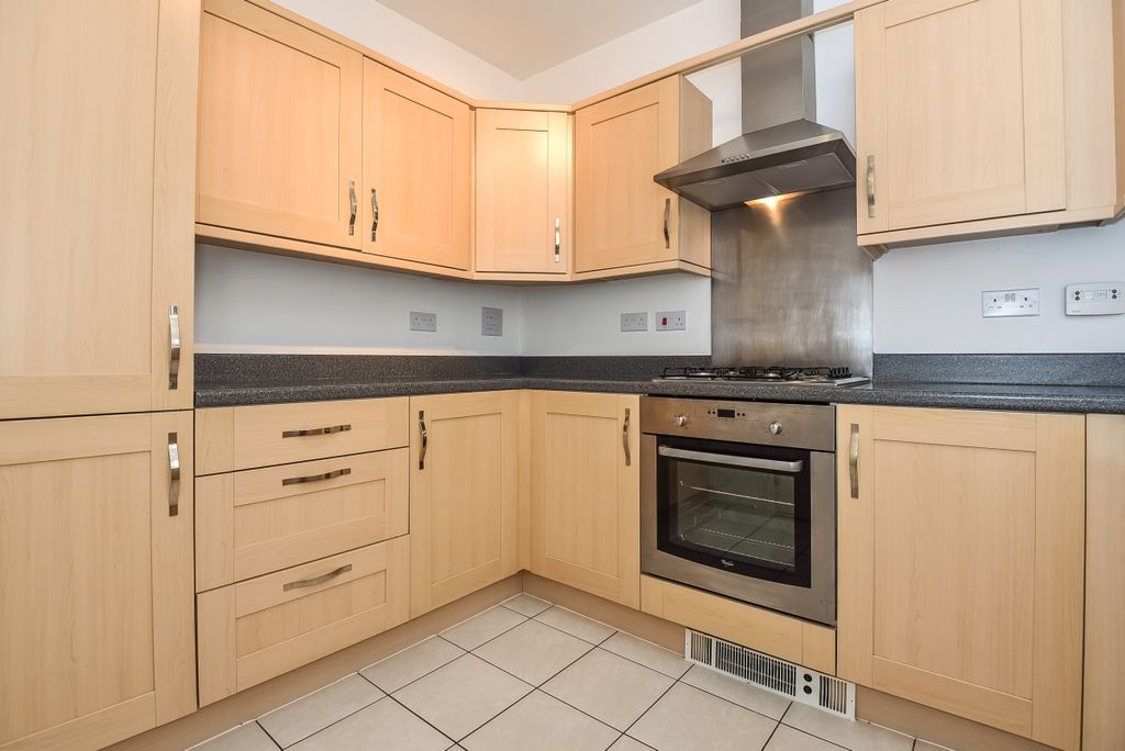 Property photo 3 of 9 Kitchen