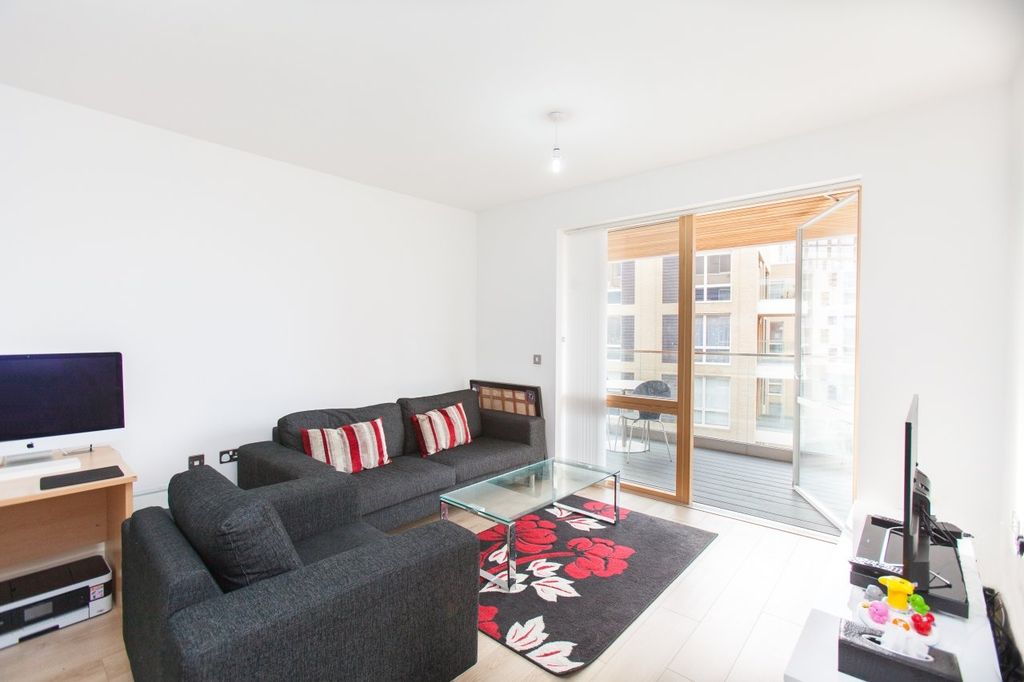 Property photo 1 of 6 Living