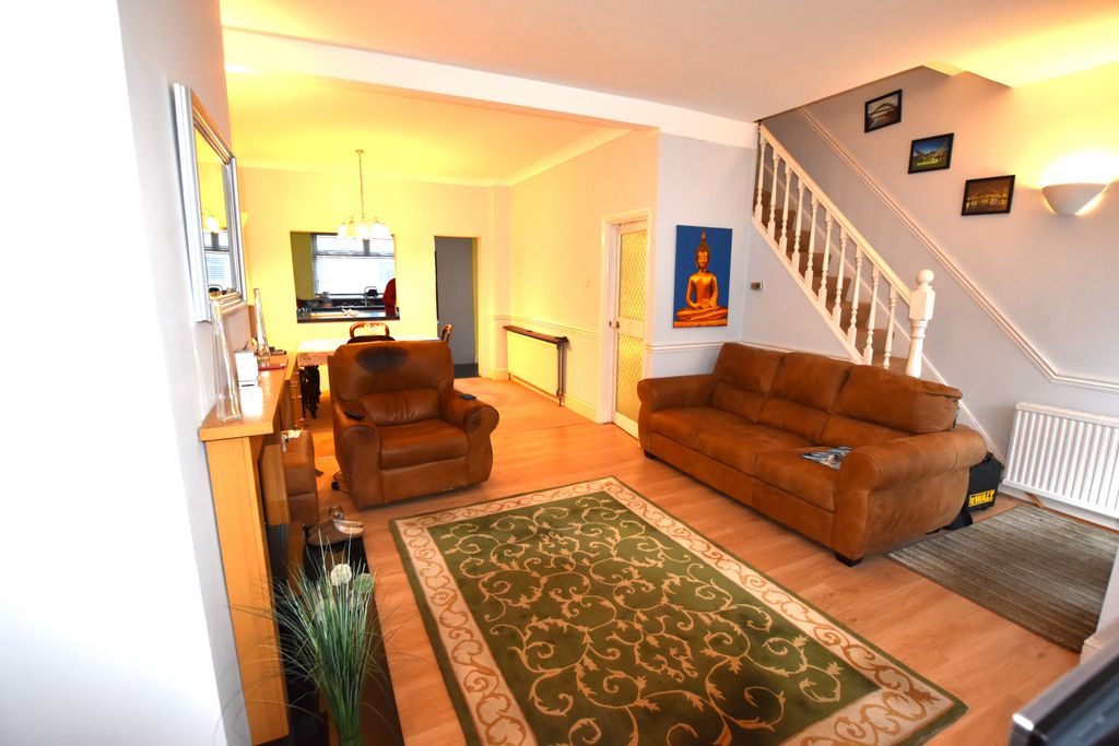 Property photo 2 of 14 Gallery