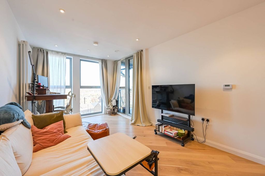 Property photo 2 of 16