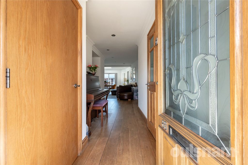 Property photo 2 of 21 Picture No. 02