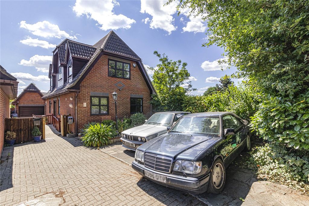 Property photo 1 of 16 External