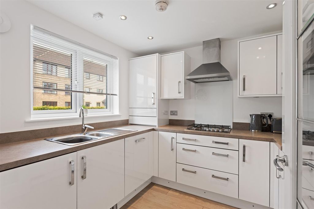 Property photo 3 of 35 8.Jpg
