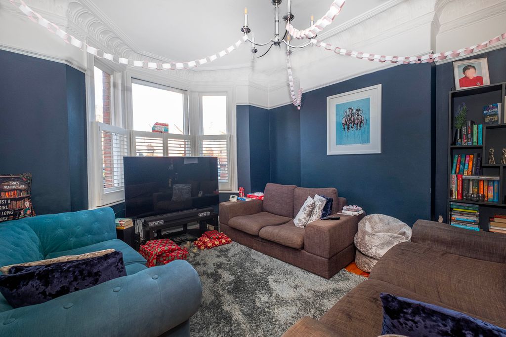 Property photo 2 of 13