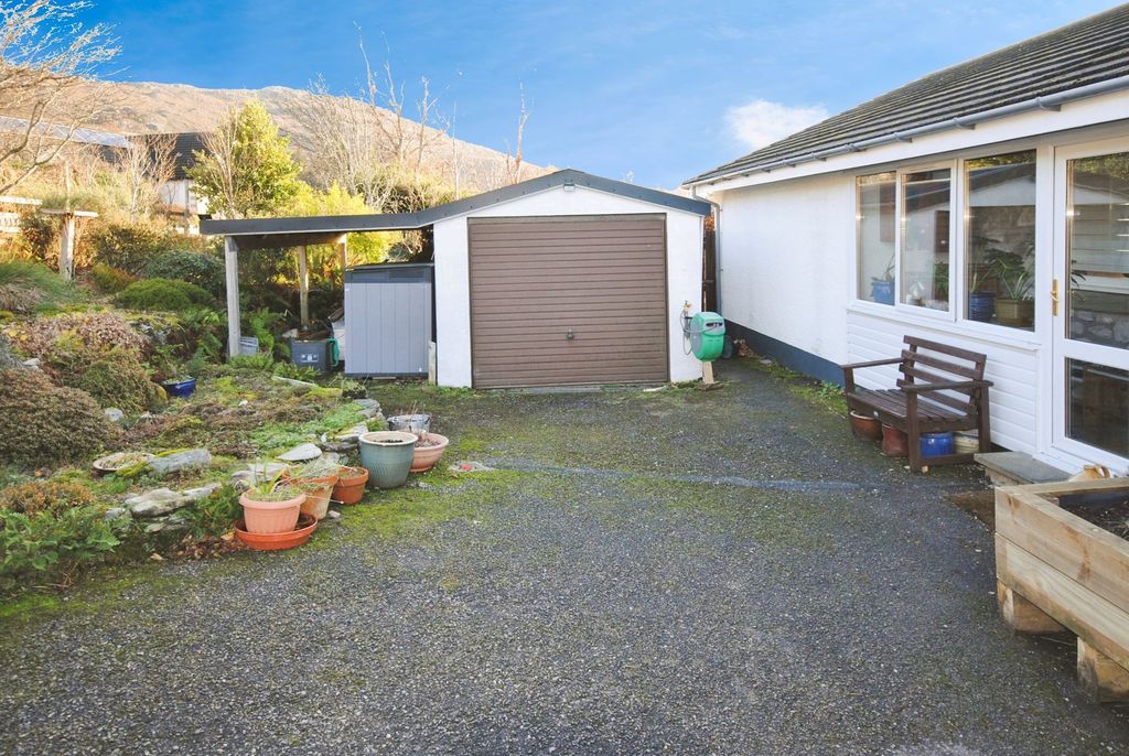 Property photo 3 of 25