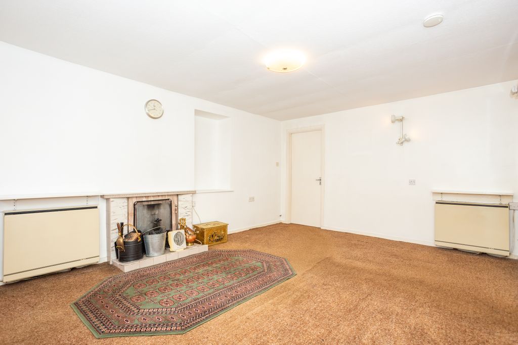 Property photo 2 of 26 Living Room