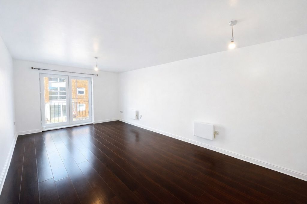 Property photo 3 of 8