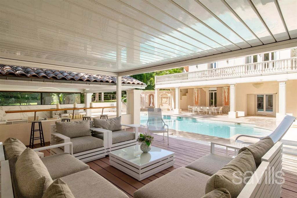 Property photo 1 of 27 Elegant Historic Residence With Landscaped Grounds