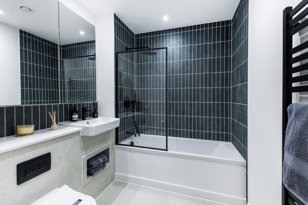 Property photo 3 of 6 Bathroom