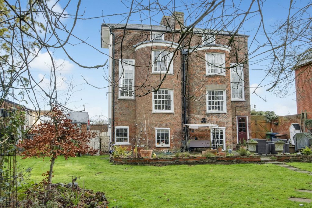 Property photo 1 of 38