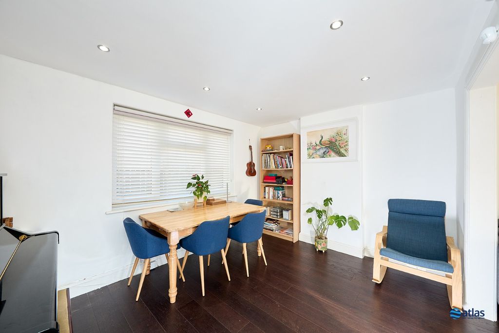 Property photo 3 of 17 Dining Area