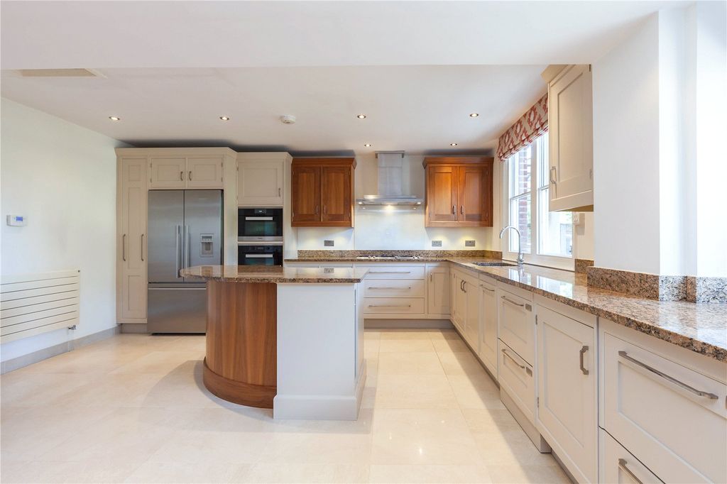 Property photo 3 of 16 Picture No. 32