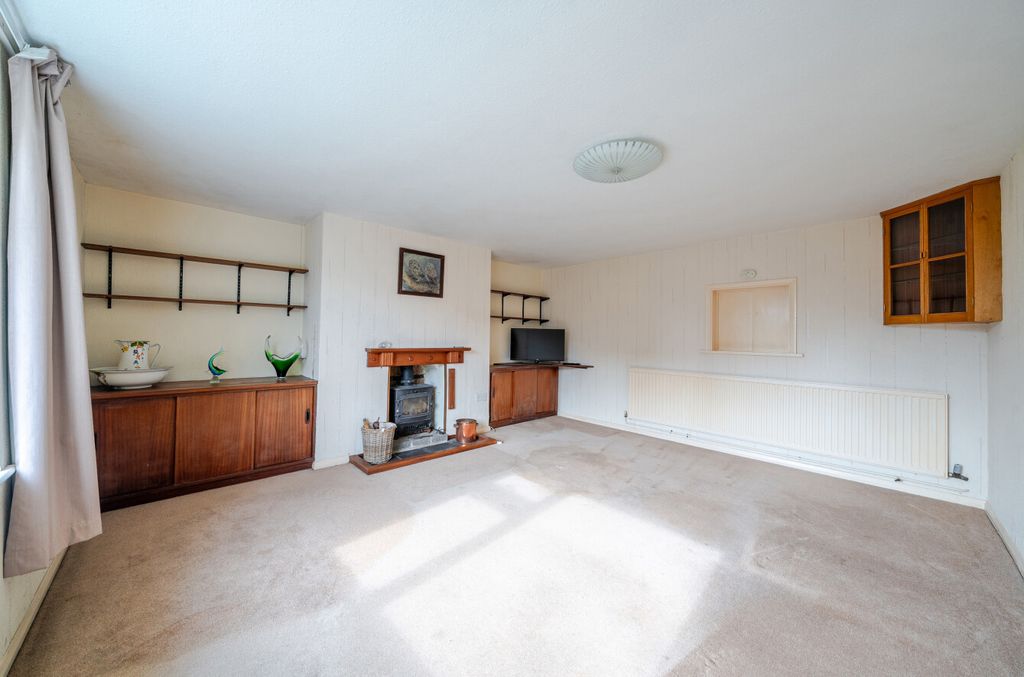 Property photo 2 of 15 Sitting Room