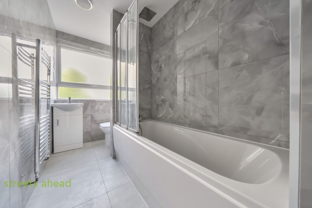 Property photo 2 of 15 8Eb28E9E-d291-4d3...