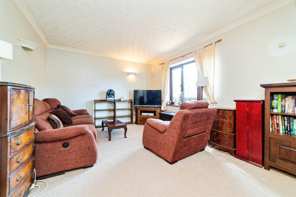 Property photo 2 of 17