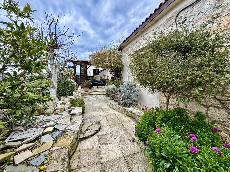 Property photo 3 of 26