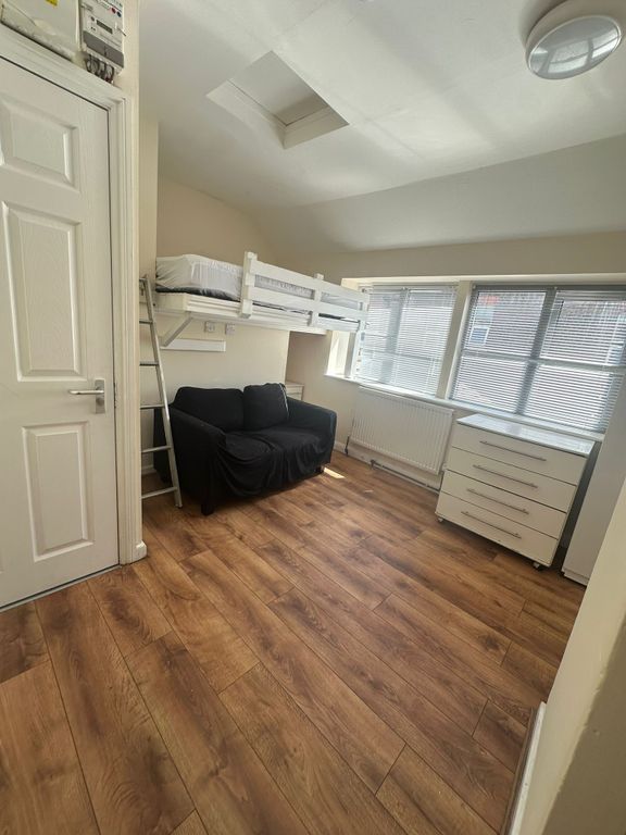 Property photo 1 of 4