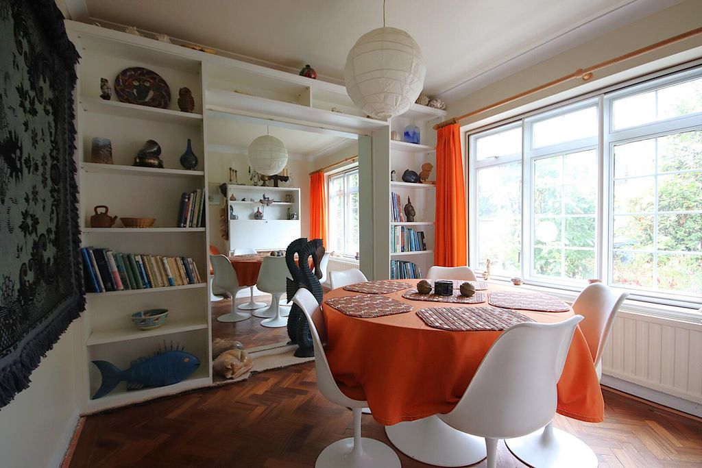 Property photo 3 of 15 Dining Room