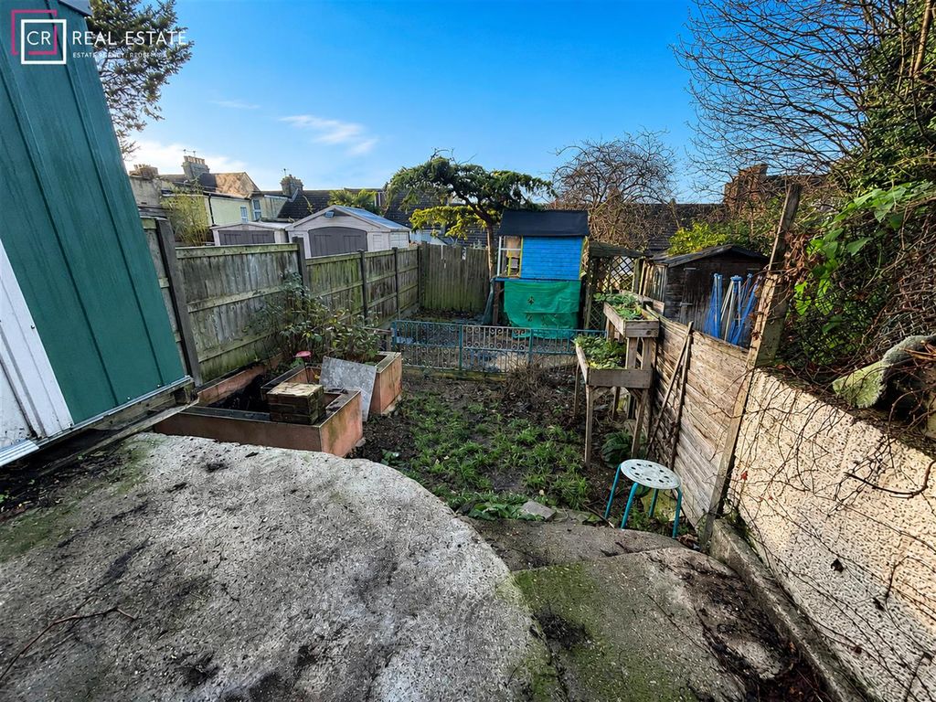 Property photo 2 of 10