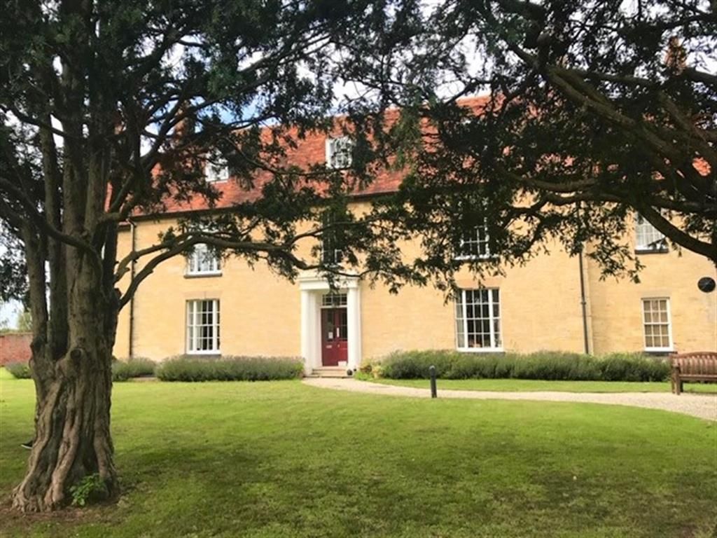 Property photo 1 of 8 Exterior