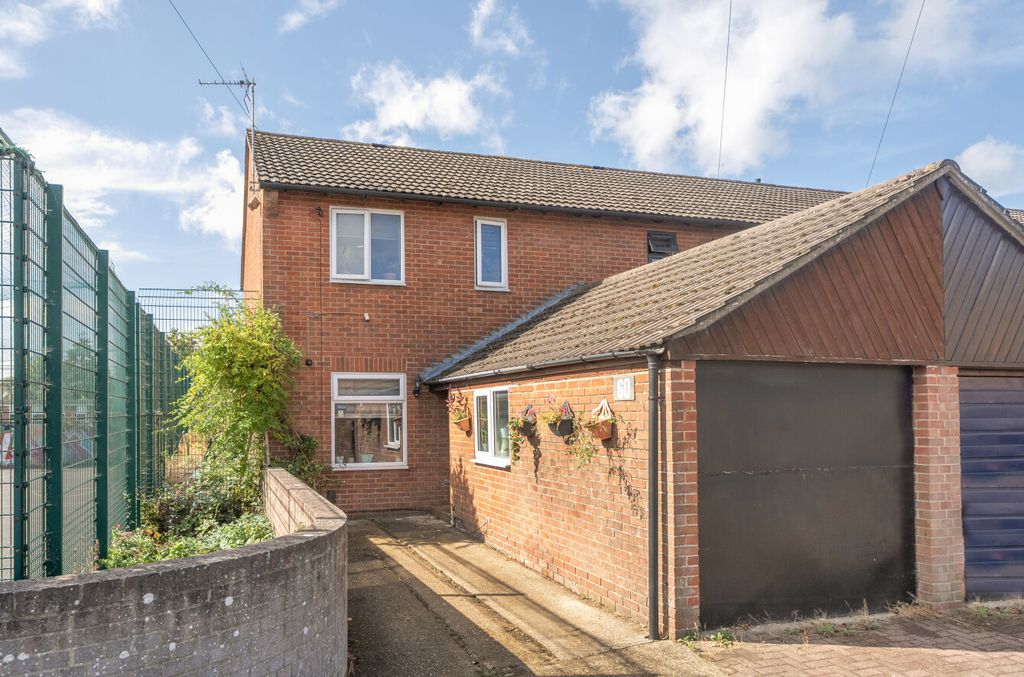 Property photo 1 of 12 1522518-24-6Aac3B...