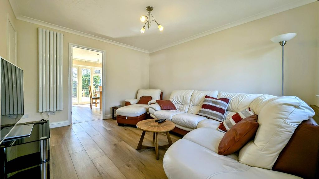 Property photo 3 of 13