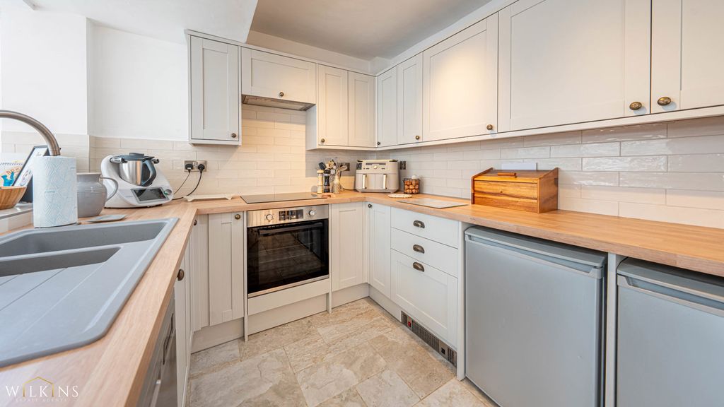 Property photo 3 of 33 Photograph