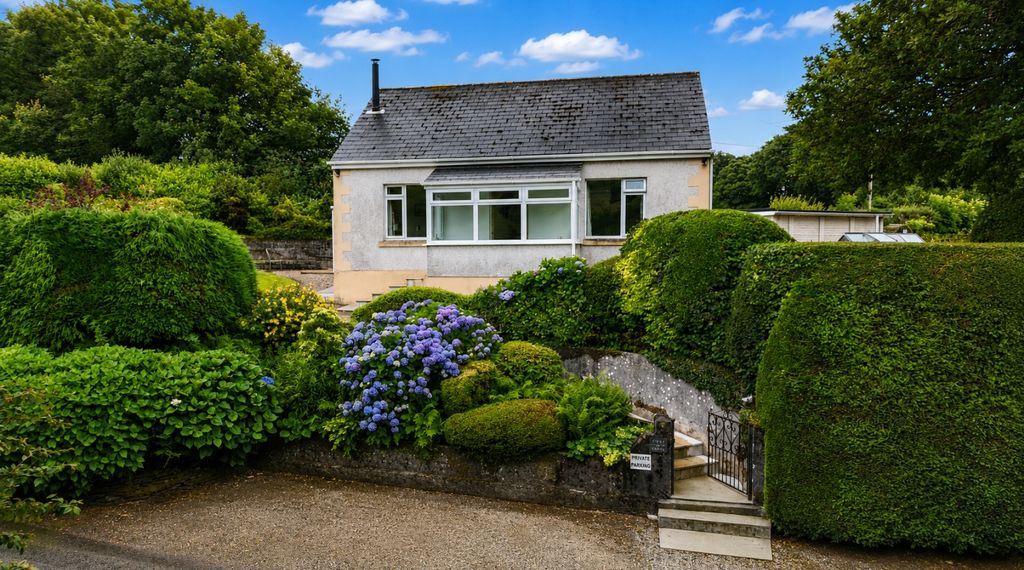 Property photo 3 of 17 4F946B94-2c9c-4Eac-A9ce-B31Aa57Dcad6