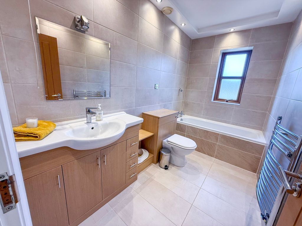 Additional image 18 of 6 bed detached house for saleLlys Bryn Gwyrdd, Llanelli SA15