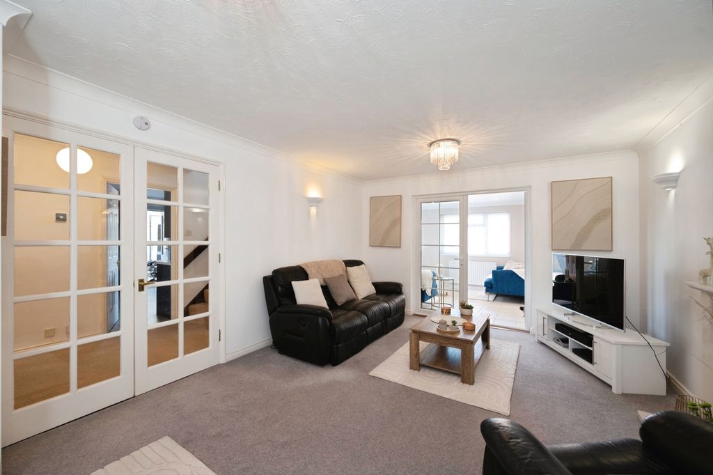 Property photo 2 of 24 Pbox-Img.Jpg