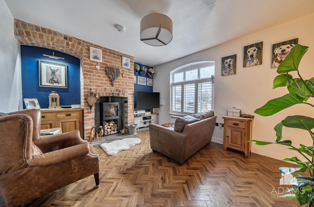 Property photo 2 of 19 Sitting Room