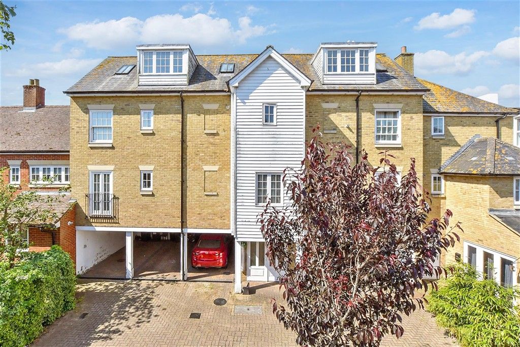 Property photo 1 of 9 External Front Web...