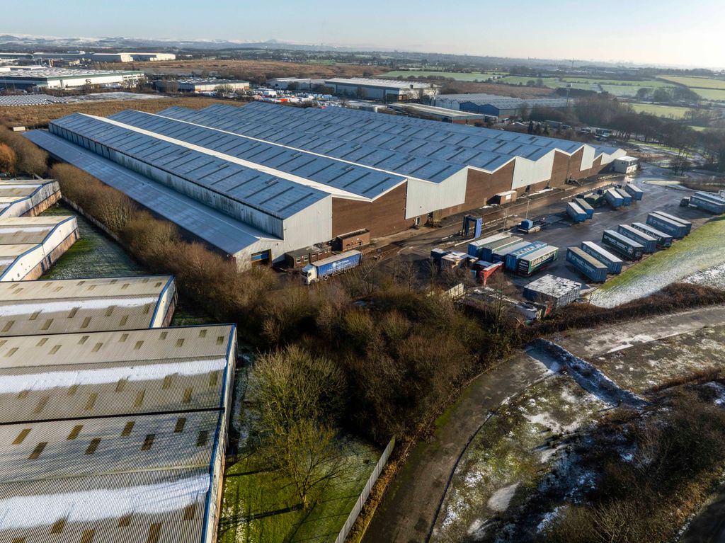 Property photo 3 of 7 20250110M7 Heywood Dist Pk32