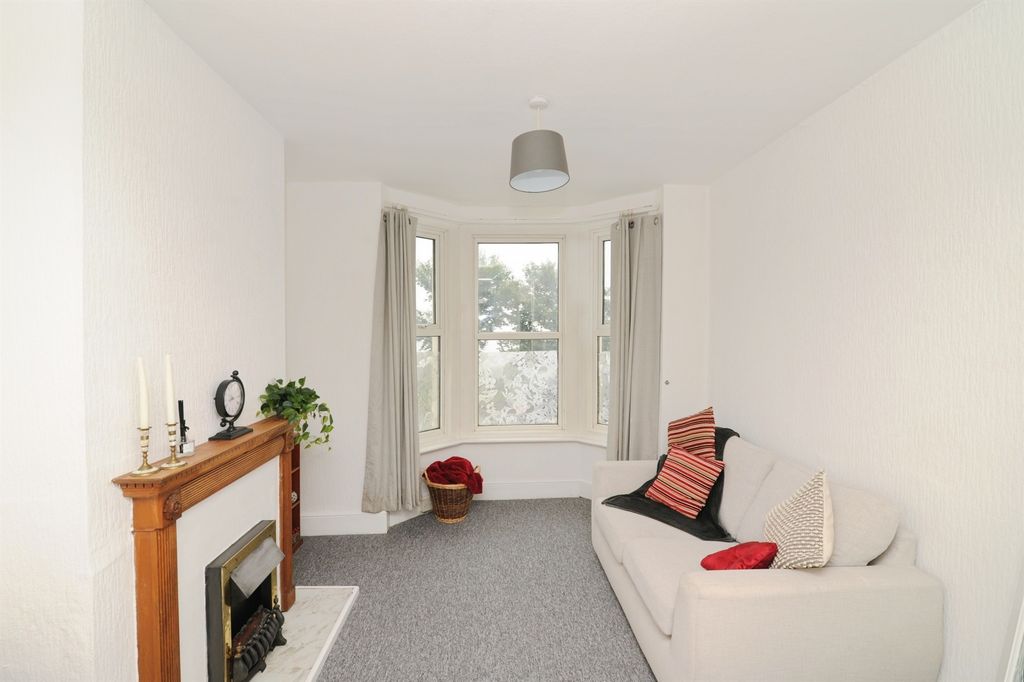 Property photo 3 of 16