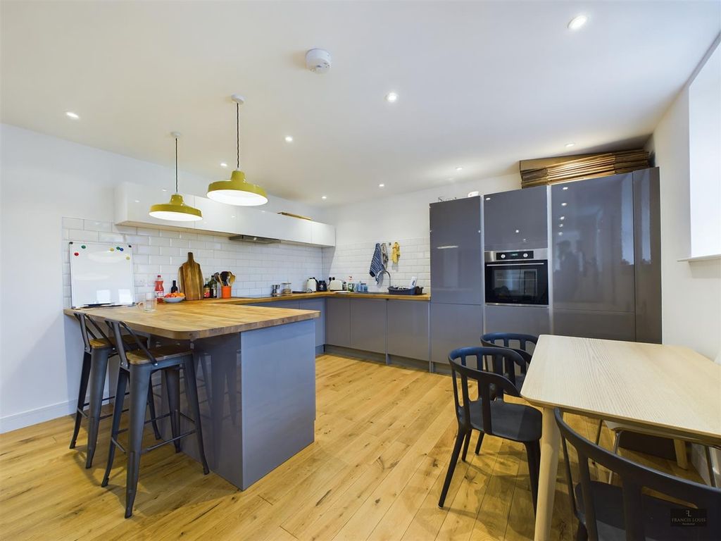 Property photo 1 of 6 Cam02887G0-Pr0038-Still001.Jpg
