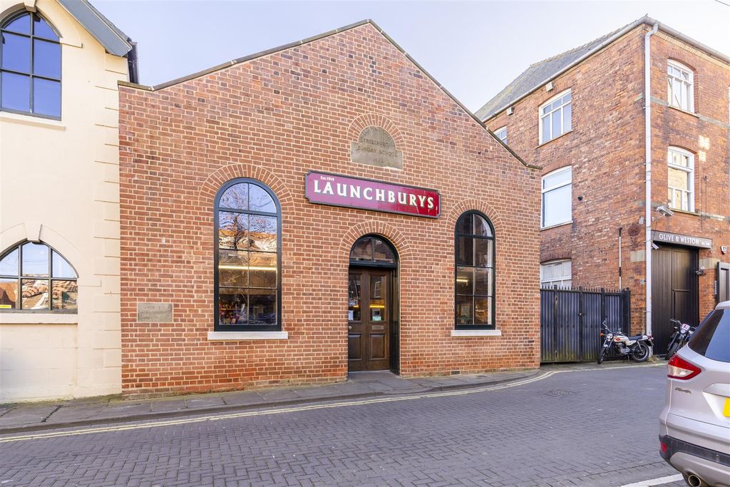 Property photo 1 of 8 Launchburys (Pump Square, Boston)-12.Jpg