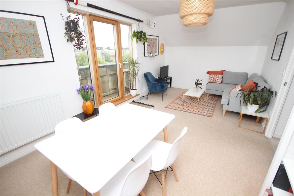 Property photo 2 of 14 Img_2145.Jpg