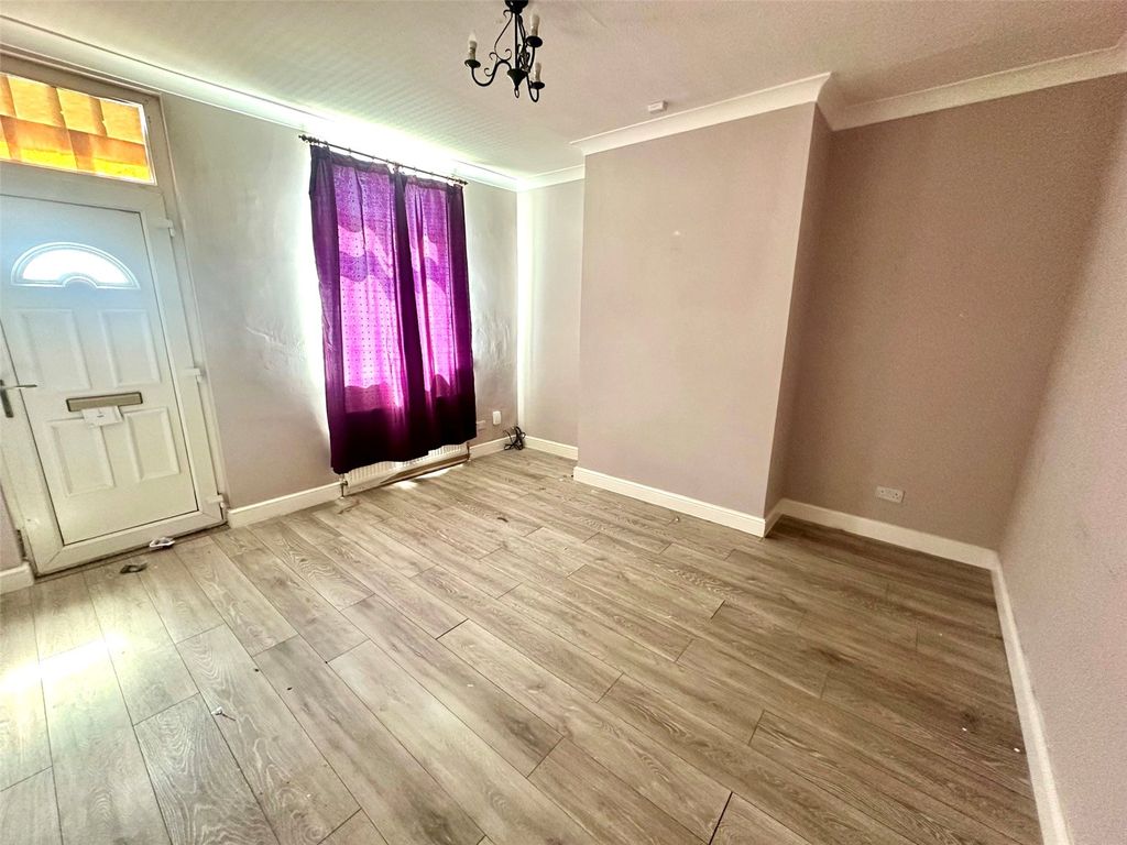 Property photo 2 of 11 Picture No. 05