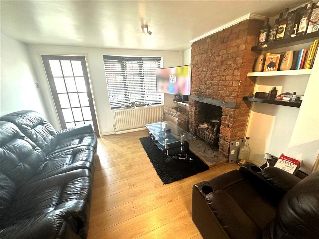 Property photo 3 of 12
