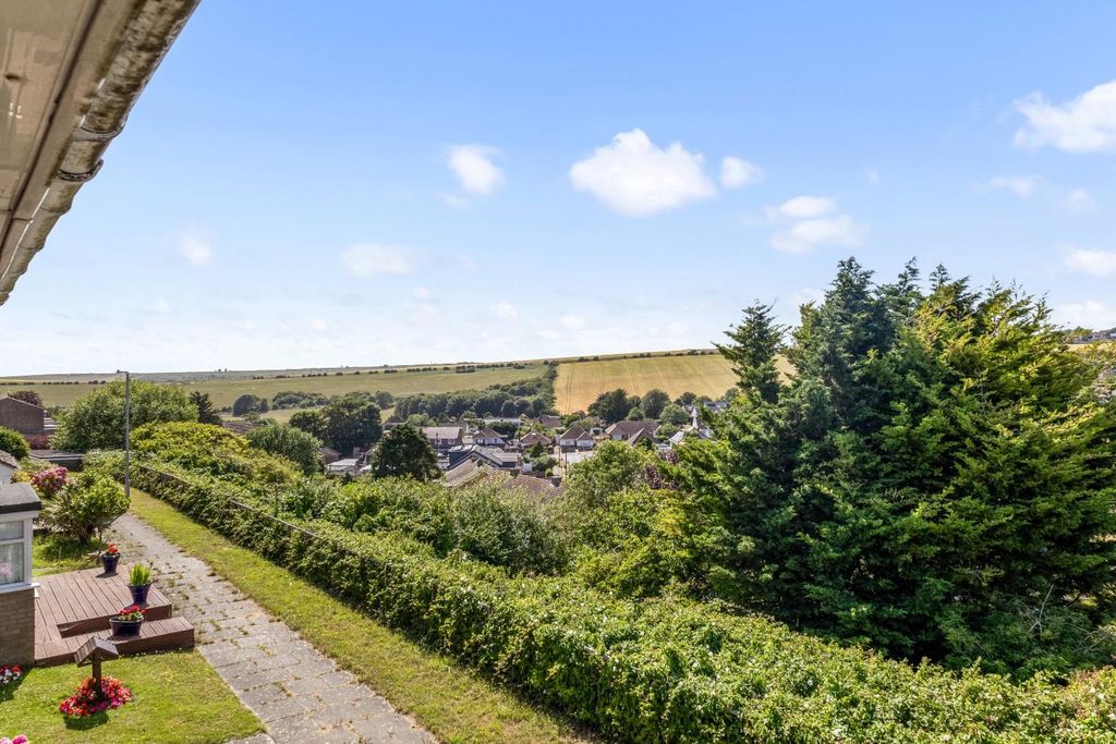 Property photo 2 of 20 Holton Hill,12-001.Jpg