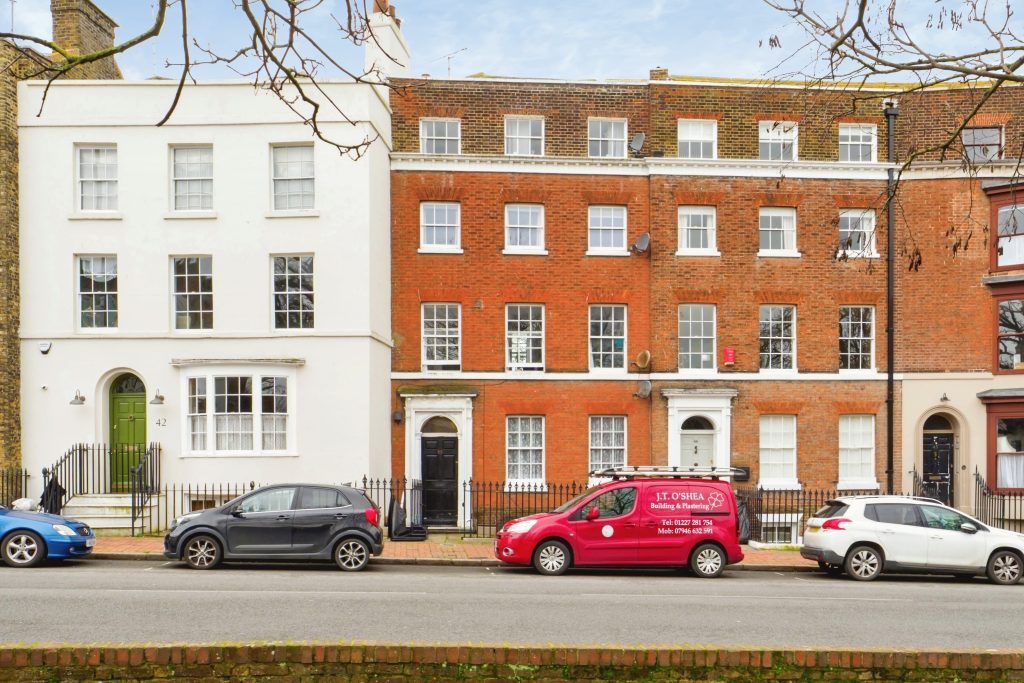 Property photo 2 of 23