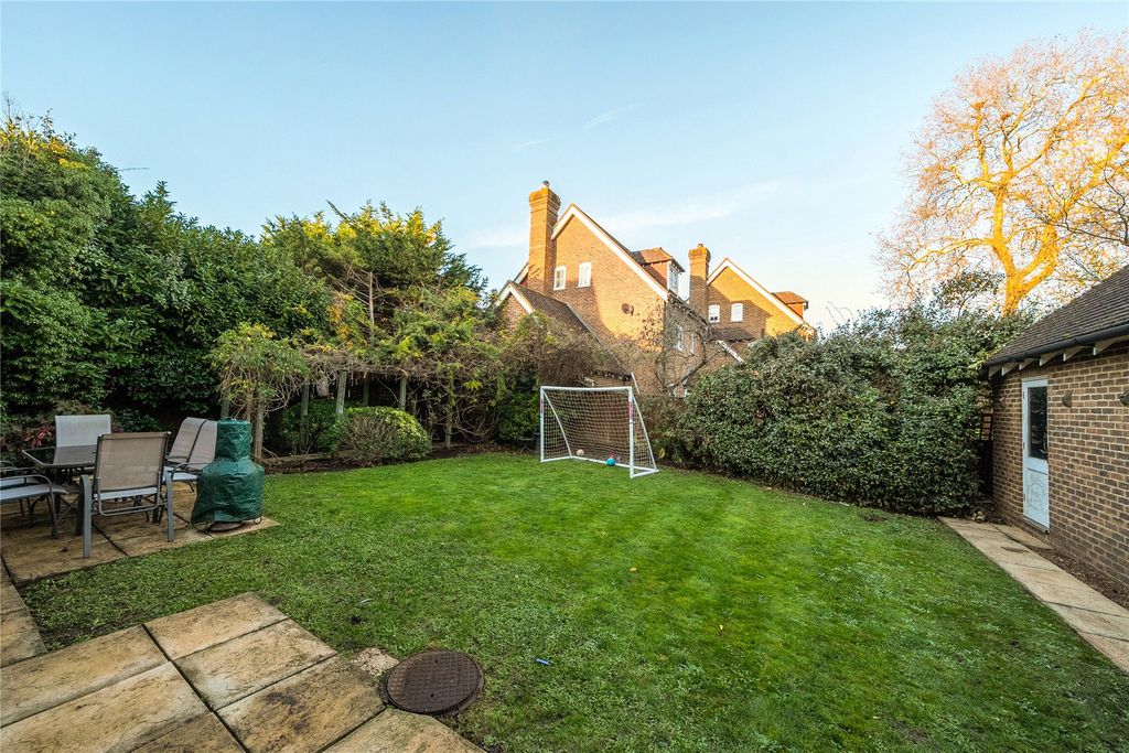 Additional image 25 of 6 bed country house for saleSandringham Drive, Dartford, Kent DA2