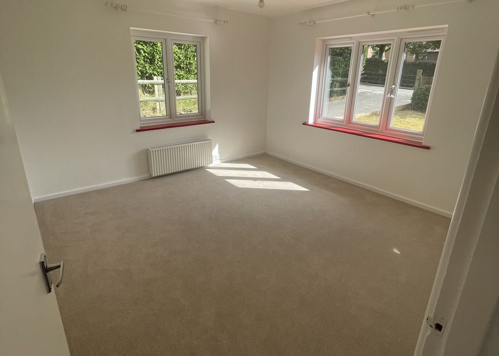Property photo 3 of 7 Img_1352